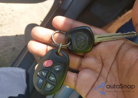 2013 Toyota Sienna Xle Aas/Xle/Ltd from USA, damaged, VIN 5TDYK3DC9DS396046